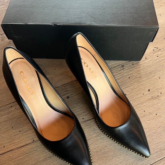Coach Black Waverly Beadchain Pointed-Toe Pumps - Size 7.5 - Picture 2 of 5